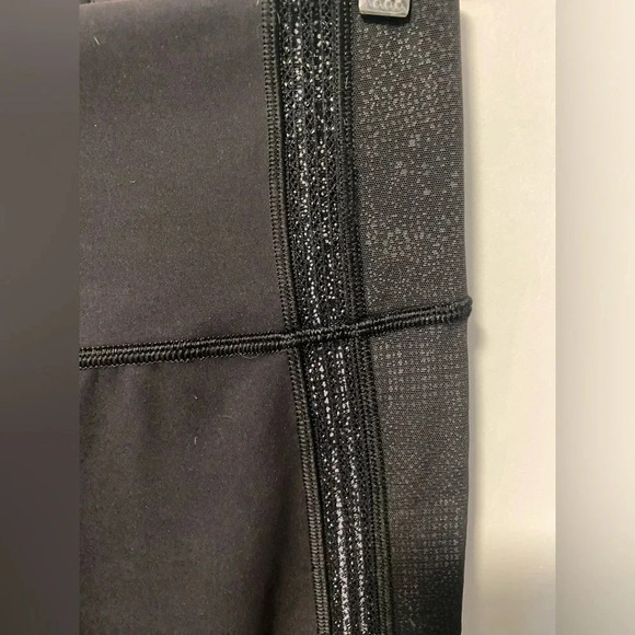 Lululemon Athletica - Powerlines leggings - Size 6 - Picture 6 of 8